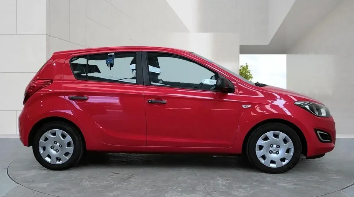Used Hyundai i20 Classic 2013 Red Hatchback