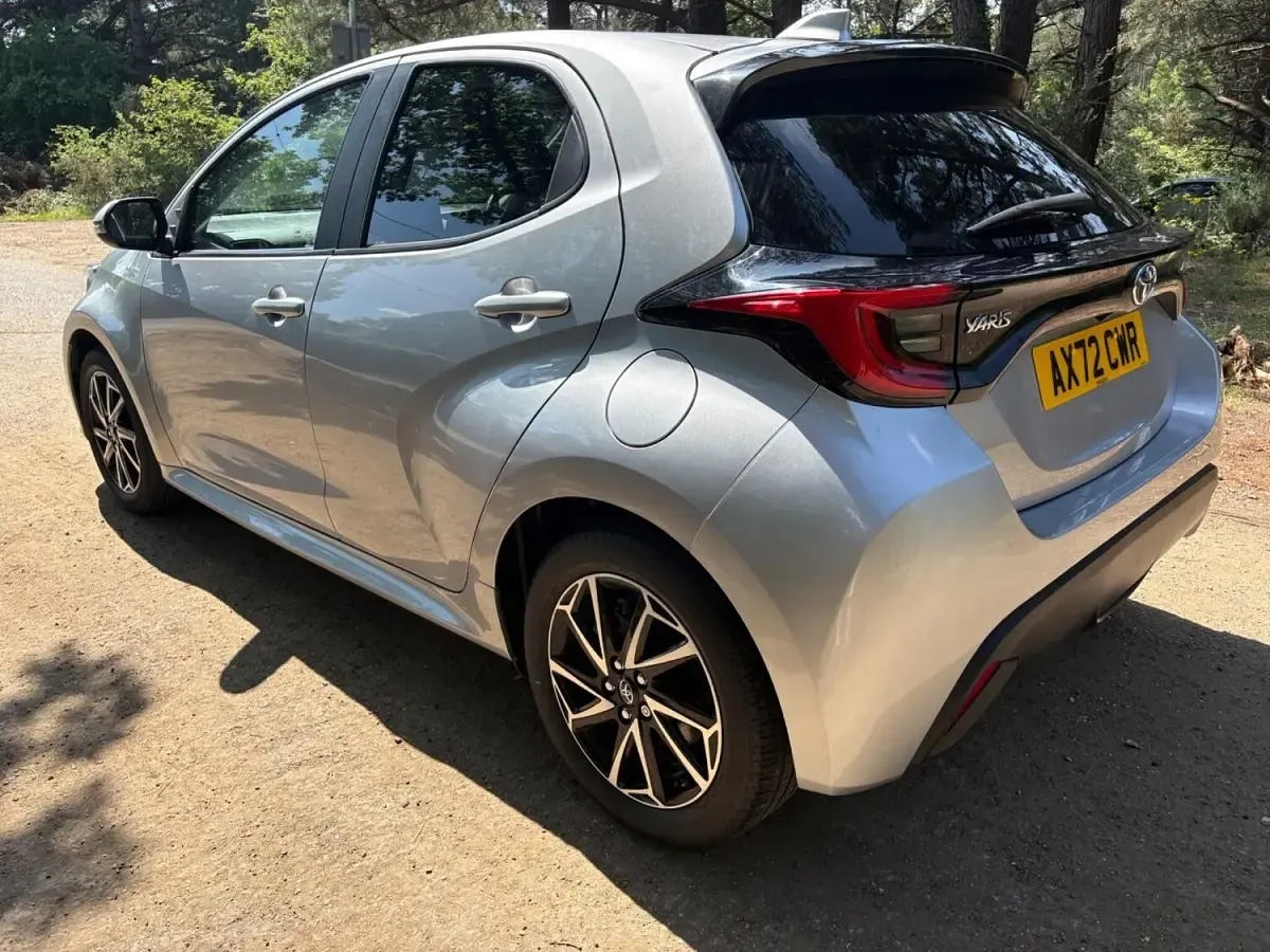 Used Toyota Yaris Hybrid Design 116 HP (85 kW) 2022 Silver Hatchback