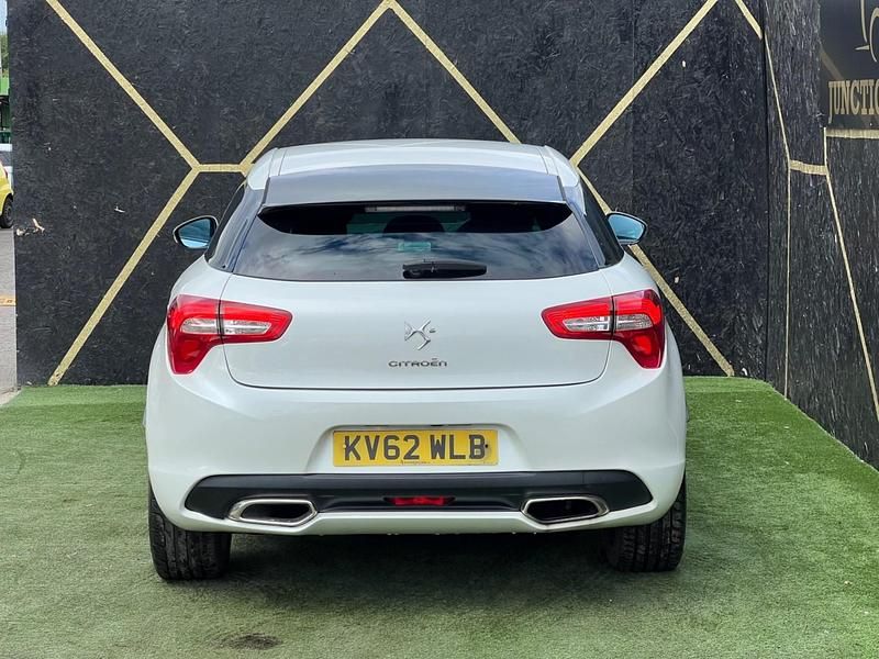 Used Citroën DS5 2012 White Hatchback
