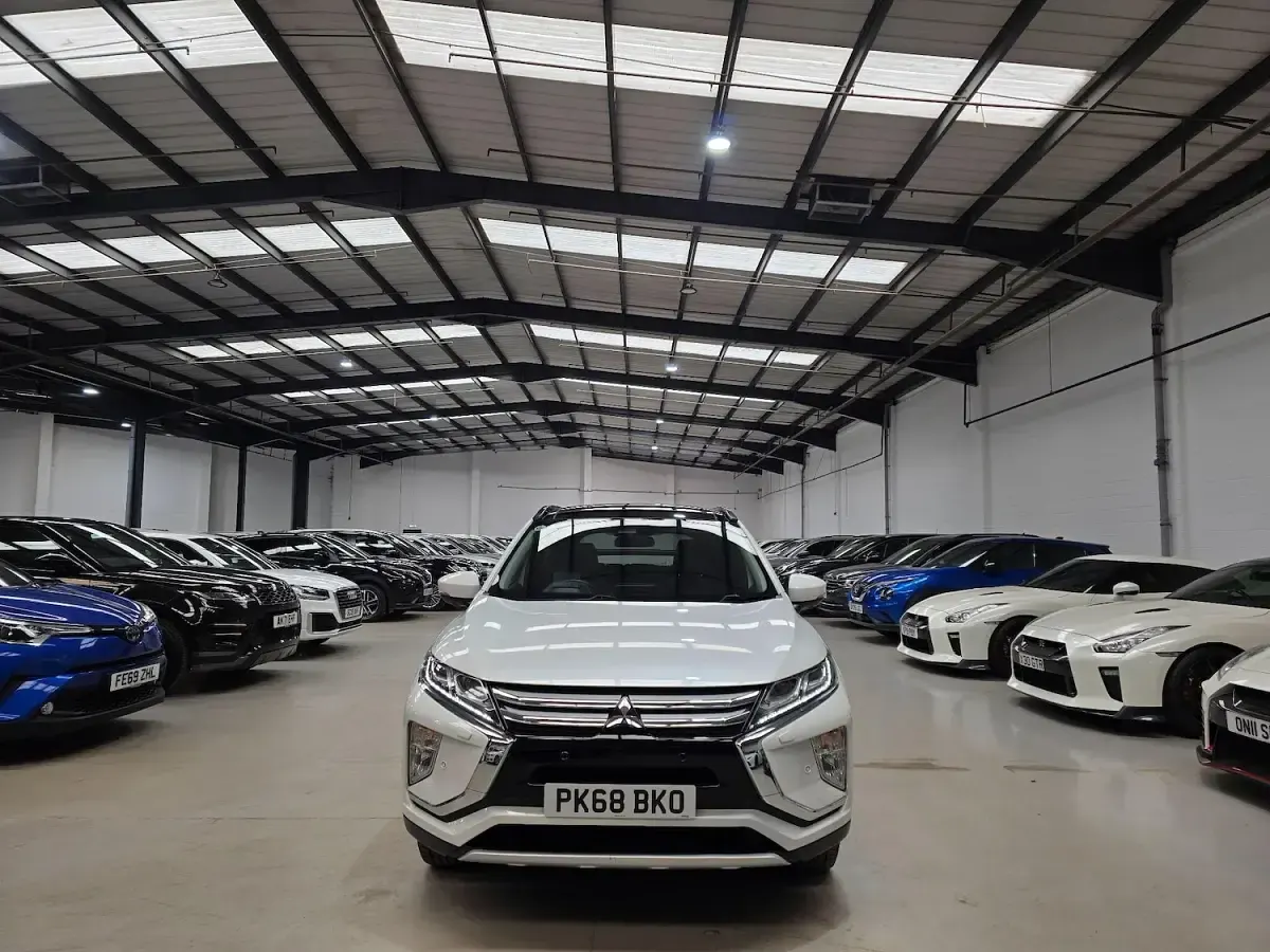 Used Mitsubishi Eclipse 2018 White Hatchback
