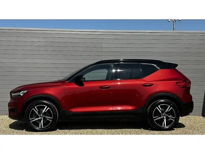 Used Volvo XC40 R-Design 2018 Red SUV