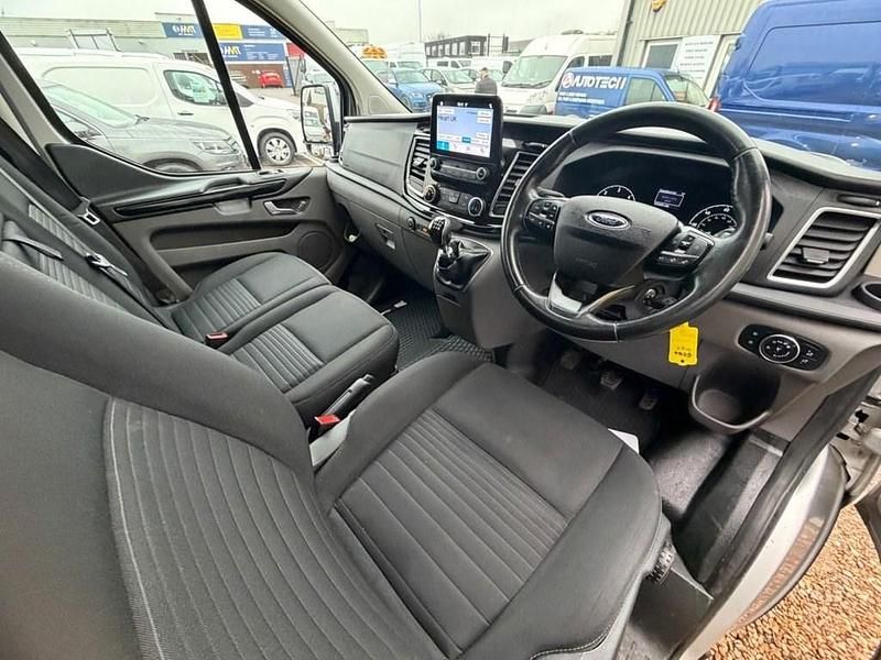 Used Ford Transit Custom Limited 130 HP (95 kW) 2018 Silver Van