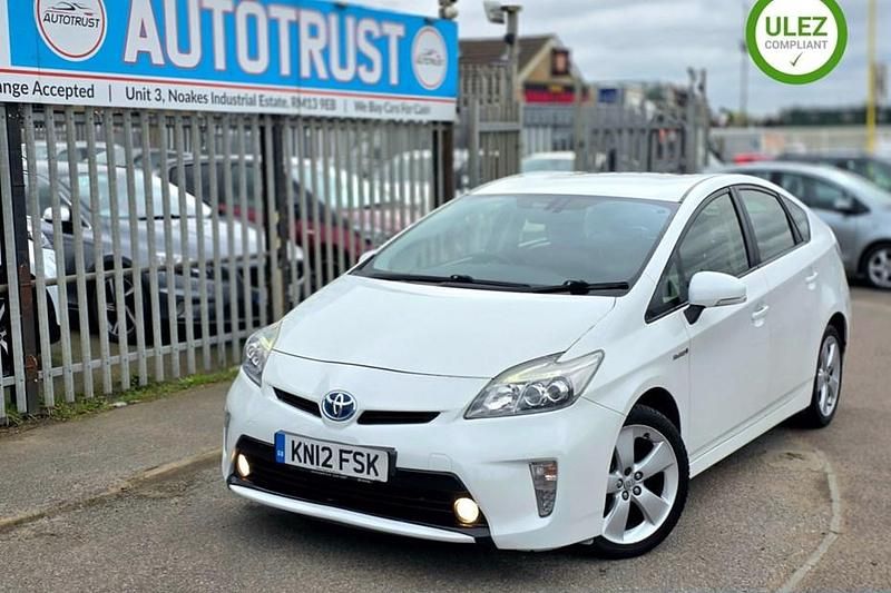 Used Toyota Prius 2012 White Hatchback