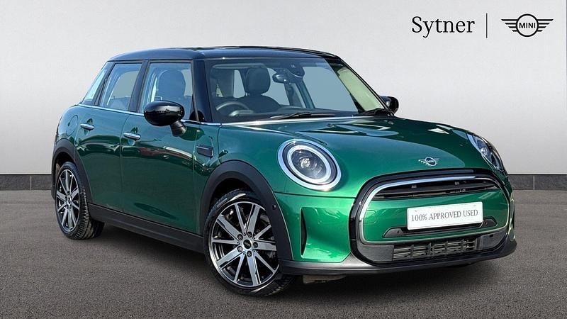 Used Mini Cooper Classic 134 HP (98 kW) 2023 Green Hatchback