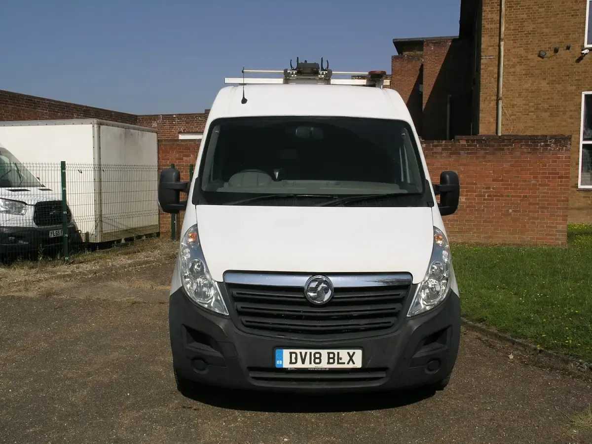 Used Vauxhall Movano 130 HP (95 kW) 2018 White MPV