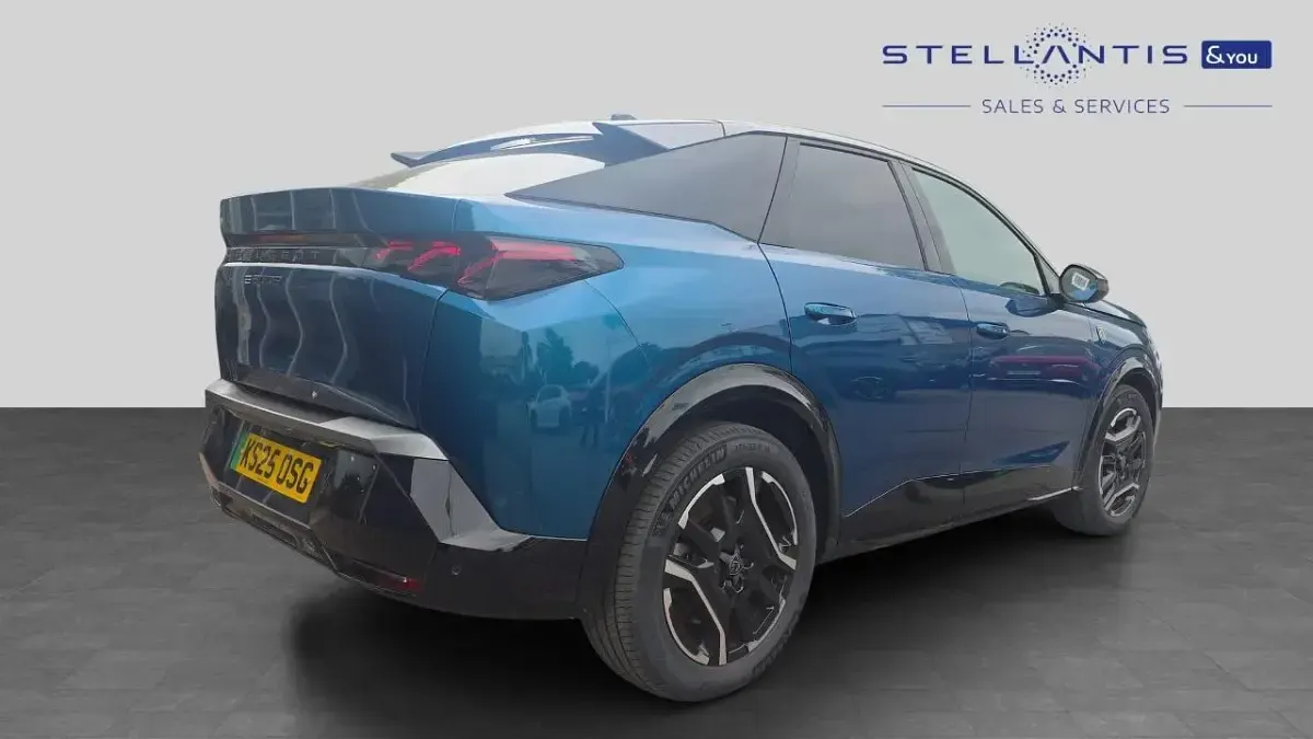 Used Peugeot e-3008 GT 152 kW (207 HP) 2025 Blue SUV