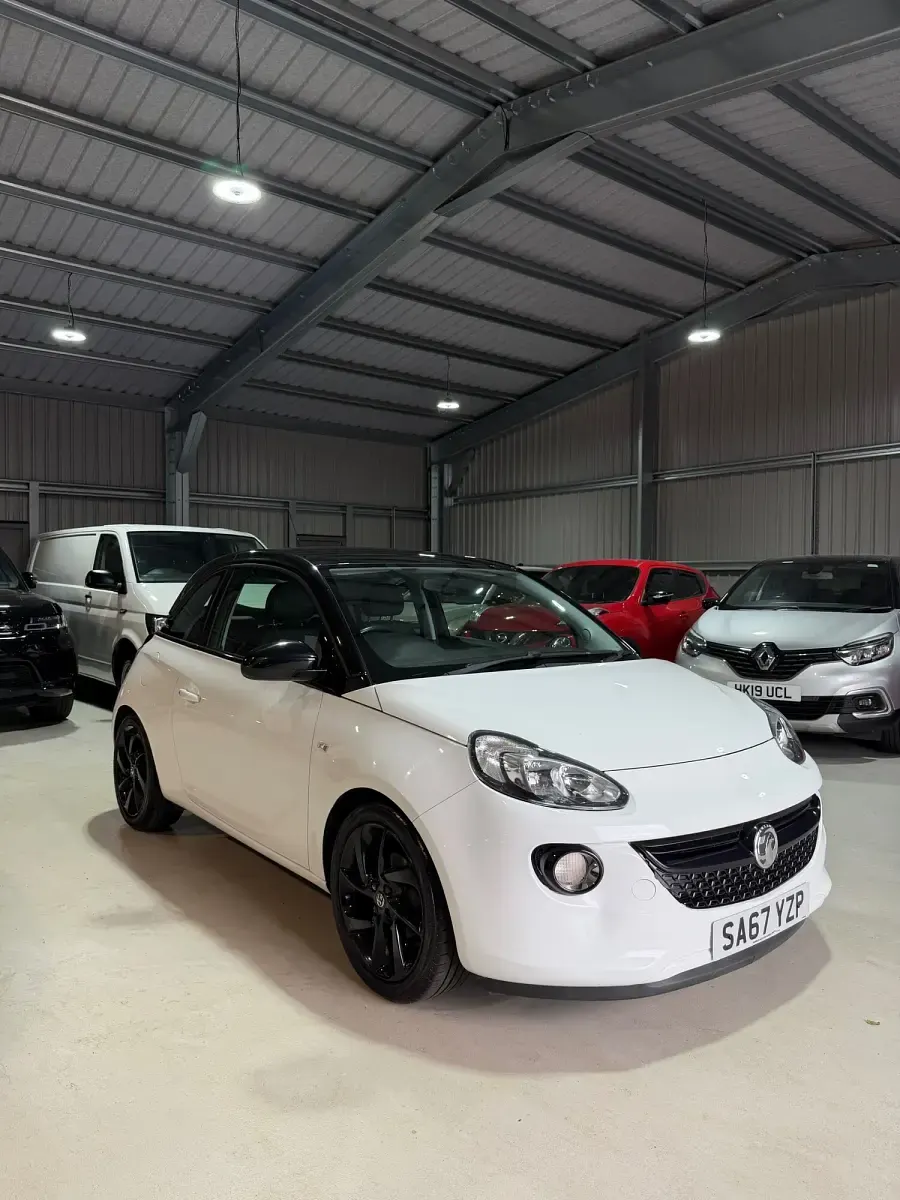 Used Vauxhall Adam 70 HP (51 kW) 2017 White Hatchback