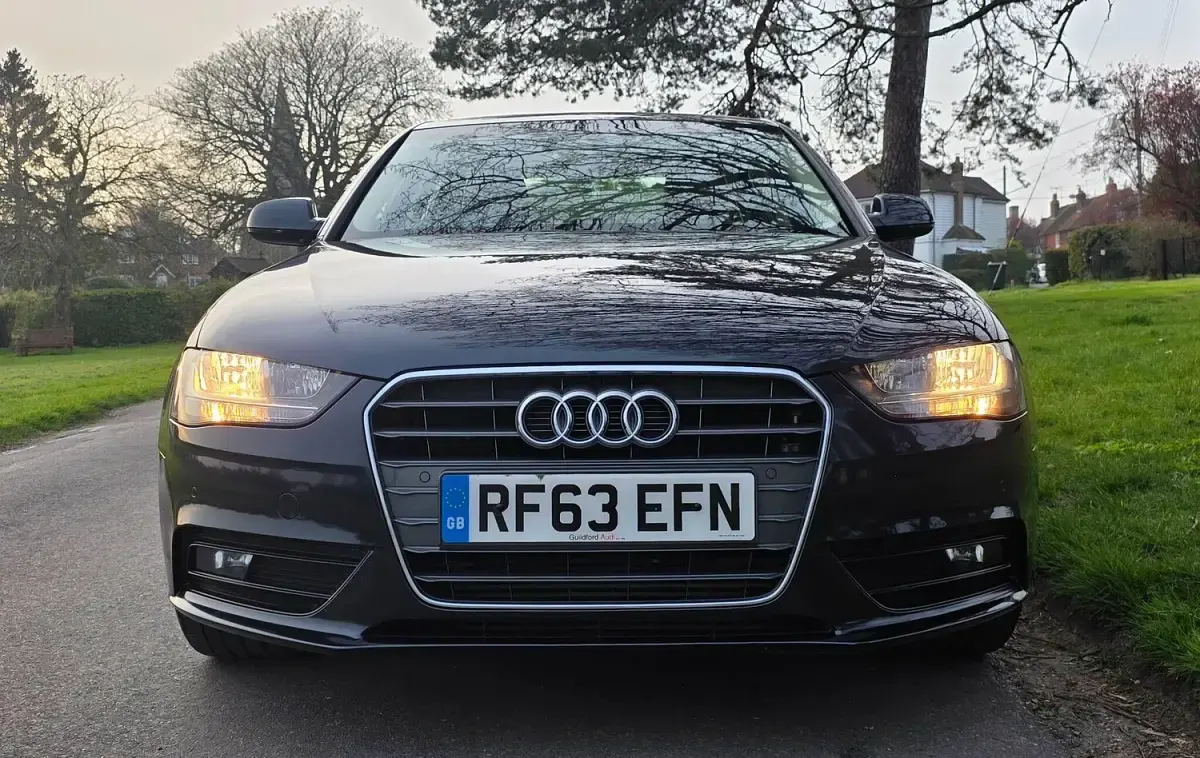 Used Audi A4 Comfort 177 HP (130 kW) 2014 Blue Sedan