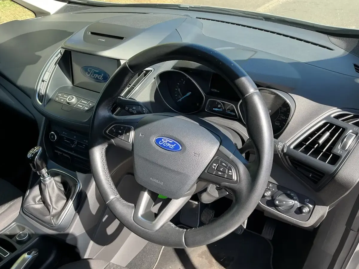 Usado Ford C-MAX Zetec 2016 Prateado Monovolume