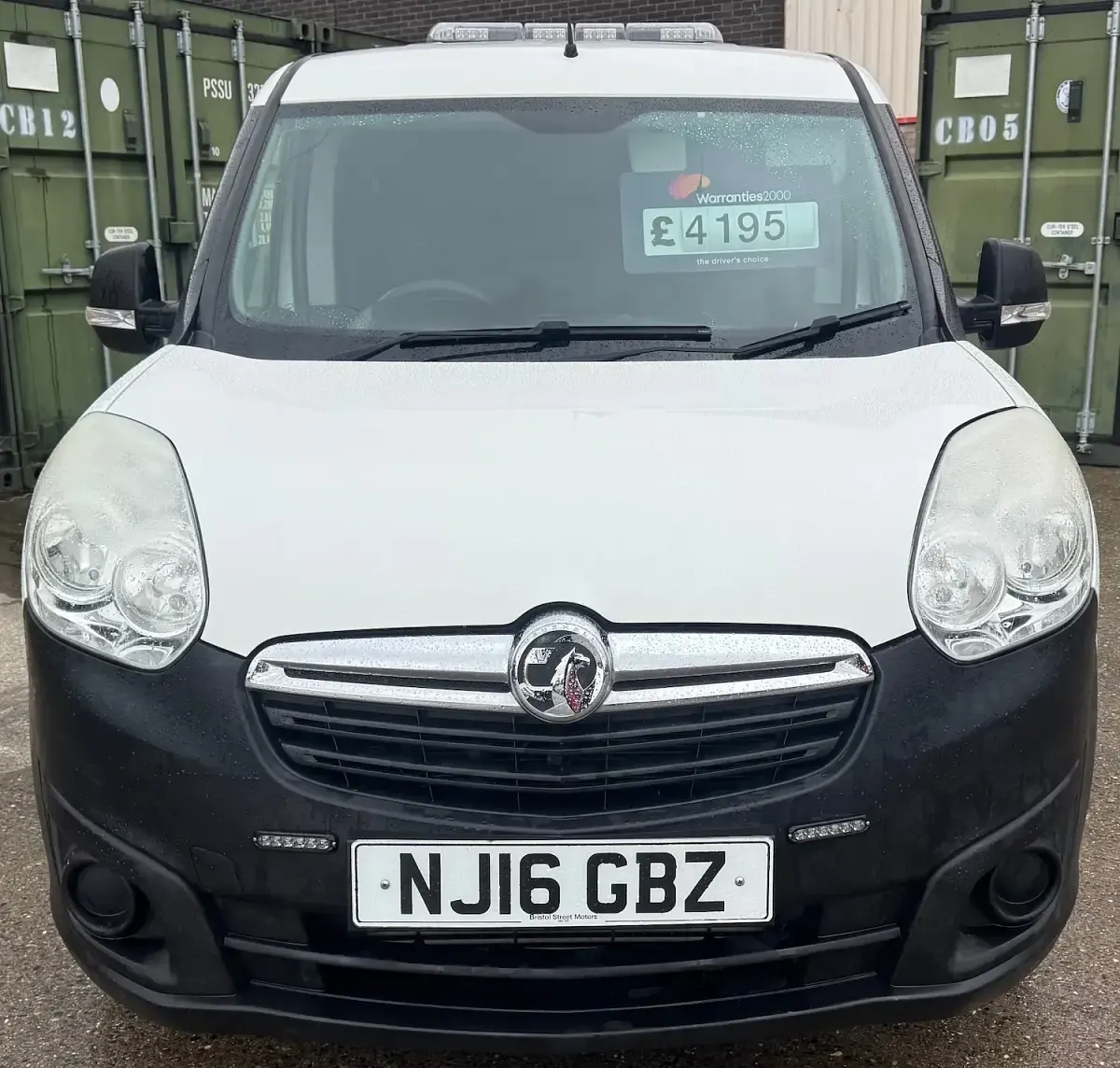Used Vauxhall Combo 91 HP (66 kW) 2016 White MPV