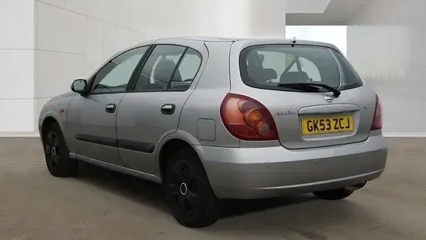 Used Nissan Almera SE 114 HP (83 kW) 2003 Silver Hatchback