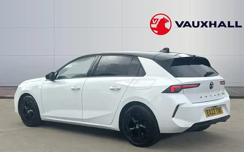 Usado Vauxhall Astra GSe 225 HP (165 kW) 2023 Branco Citadino