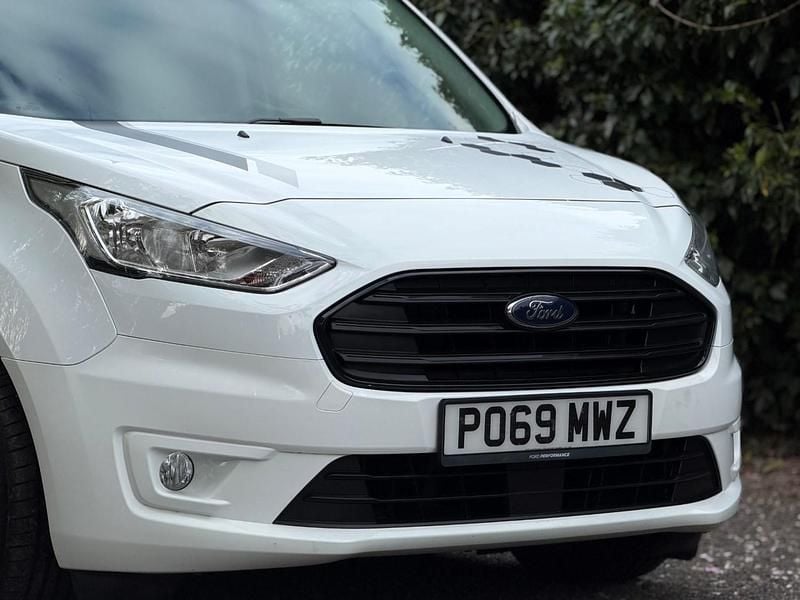 Used Ford Transit Connect 100 HP (73 kW) 2019 White MPV
