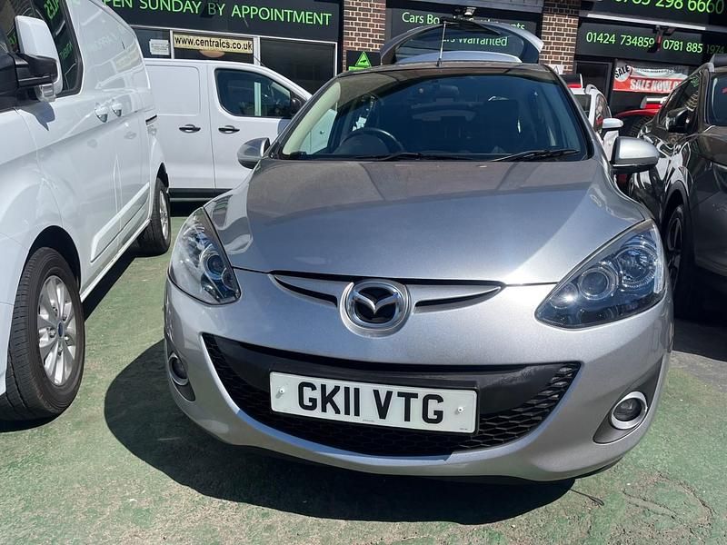 Begagnad Mazda 2 84 HK (61 kW) 2011 Silver Halvkombi