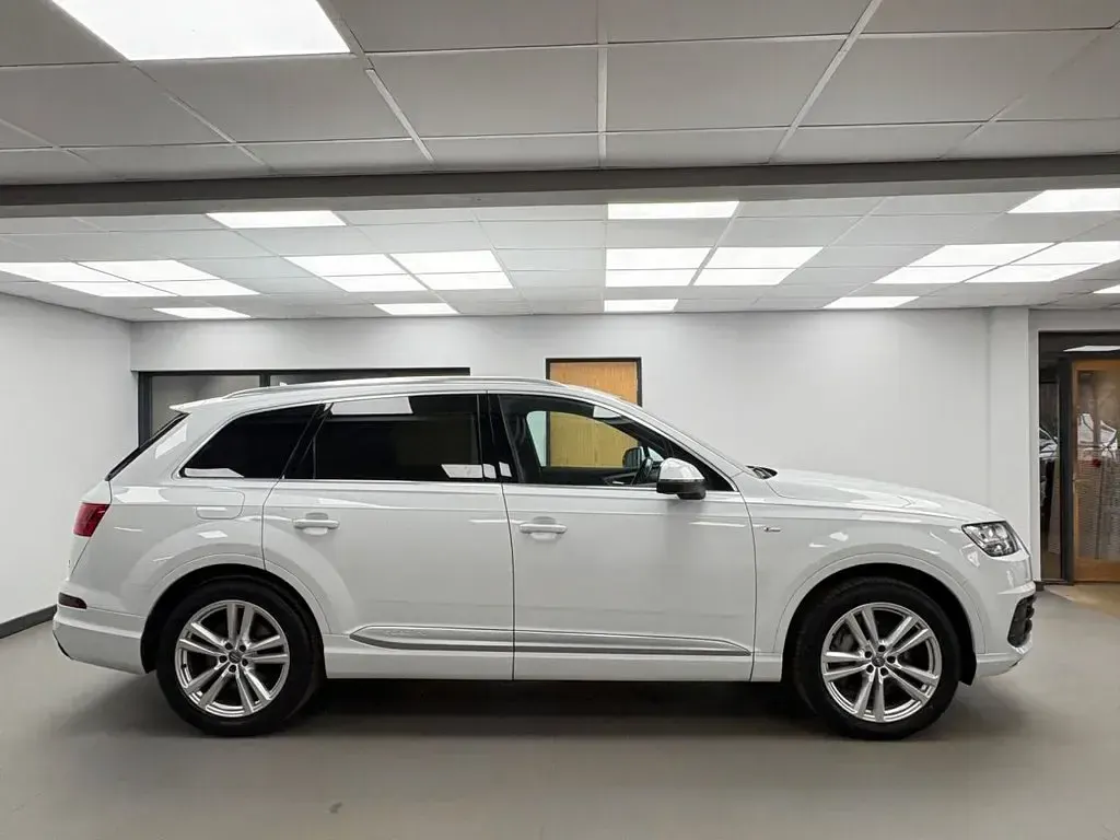 Used Audi Q7 S-Line 231 HP (169 kW) 2018 White SUV
