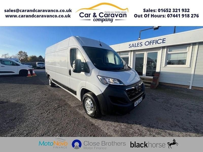 White Used 2022 Vauxhall Movano Van | £9,450 (Good price) - Image 1/4