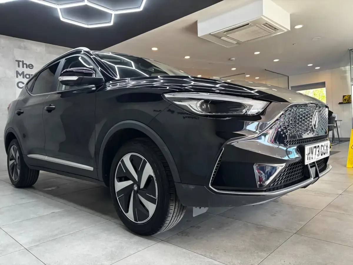 Usado MG ZS Trophy Connect 114 kW (156 CV) 2023 Negro SUV