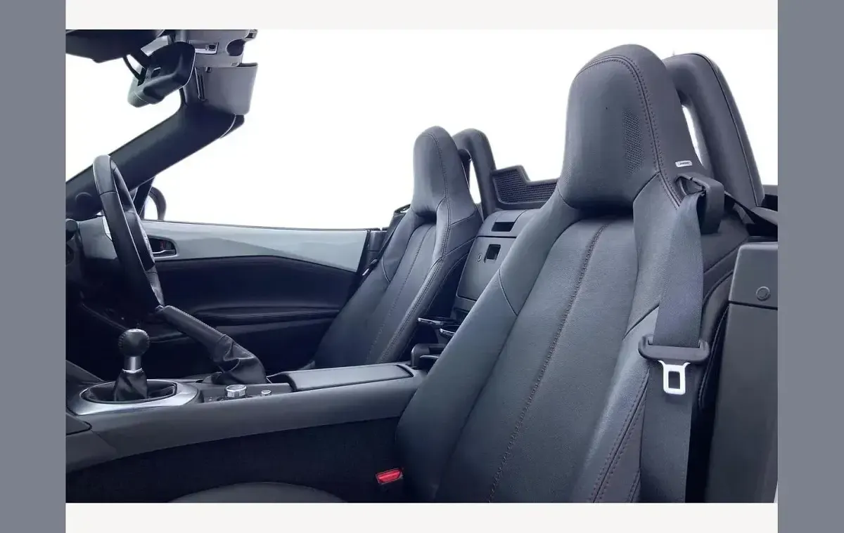 Used Mazda MX5 Inclusive 131 HP (96 kW) 2016 Silver Cabriolet