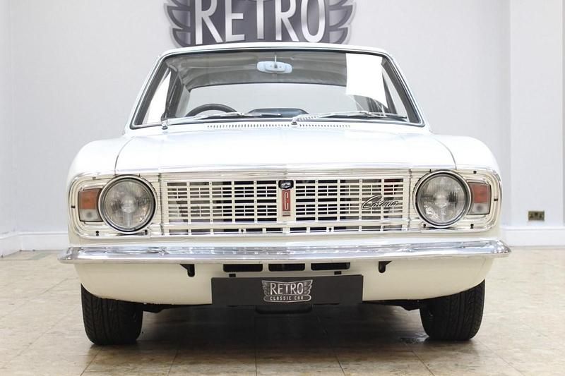 Used Ford Cortina 110 HP (80 kW) 1967 White/black