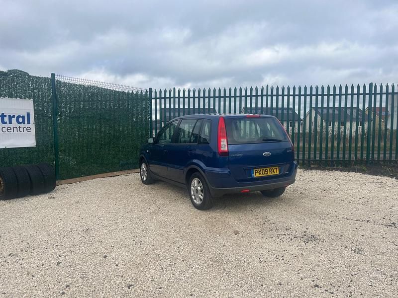 Used Ford Fusion Zetec 2009 Blue Hatchback