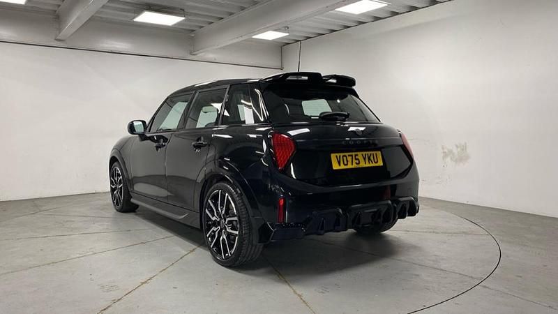 Used Mini Cooper Hatch 113 kW (154 HP) 2025 Black Hatchback