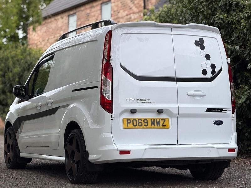 Used Ford Transit Connect 100 HP (73 kW) 2019 White MPV