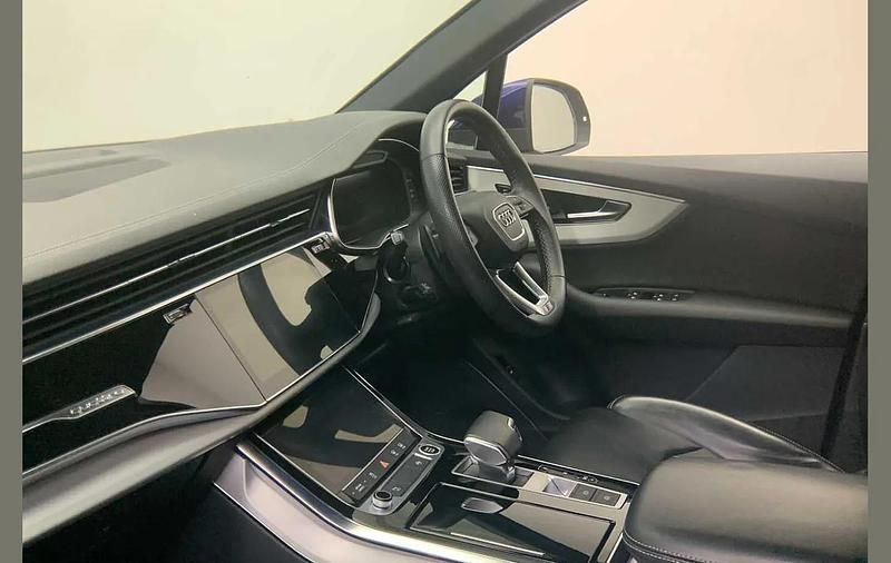 Used Audi Q7 Black Edition 281 HP (206 kW) 2023 Blue SUV
