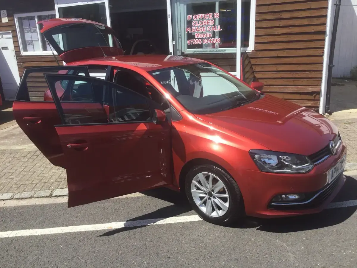 Used VW Polo SE 60 HP (44 kW) 2014 Red Hatchback