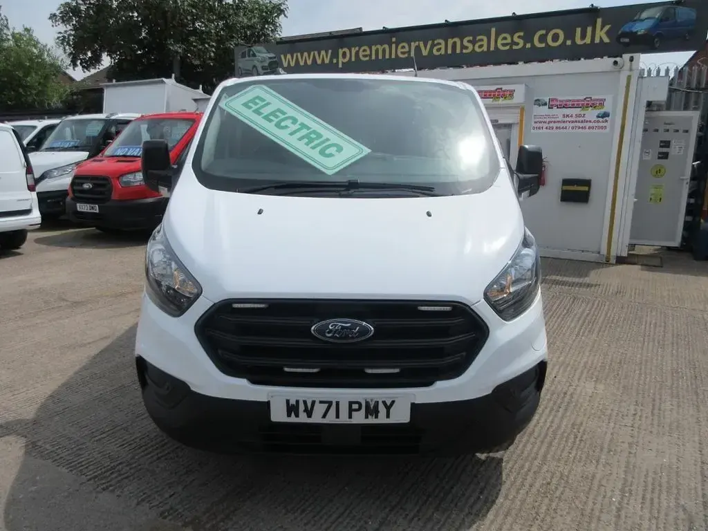 Used Ford Transit Custom 126 HP (92 kW) 2021 White Van