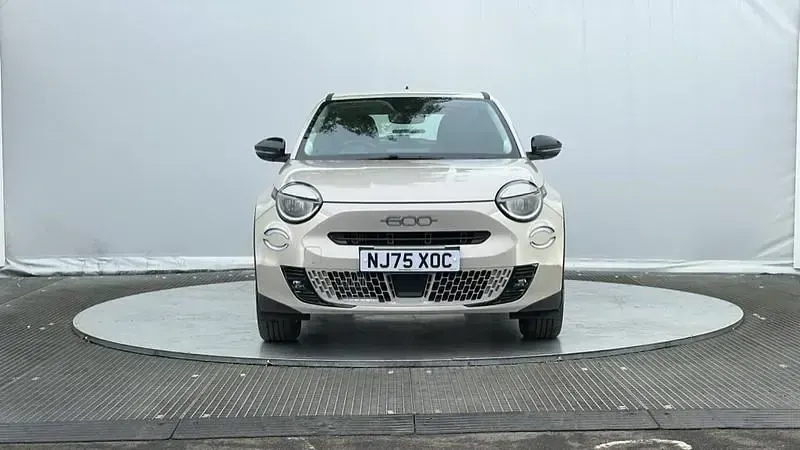 Nowe Fiat 600 S 100 KM (73 kW) 2026 Beżowy SUV