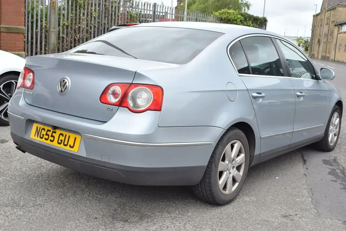 Used VW Passat SE 2005 Blue Sedan