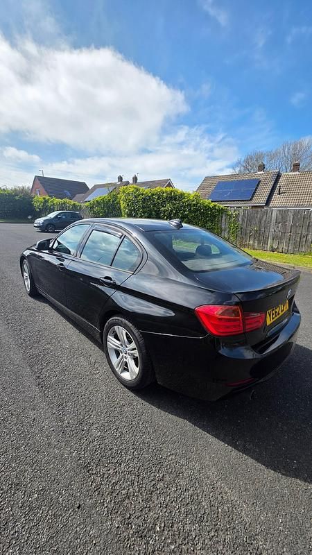 Begagnad BMW 320 Sport Line 2012 Svart Sedan