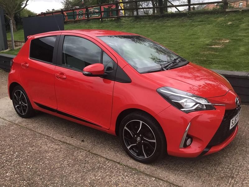 Used Toyota Yaris Design 2017 Red Hatchback