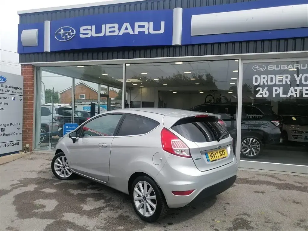 Used Ford Fiesta Titanium 125 HP (91 kW) 2017 Silver Hatchback