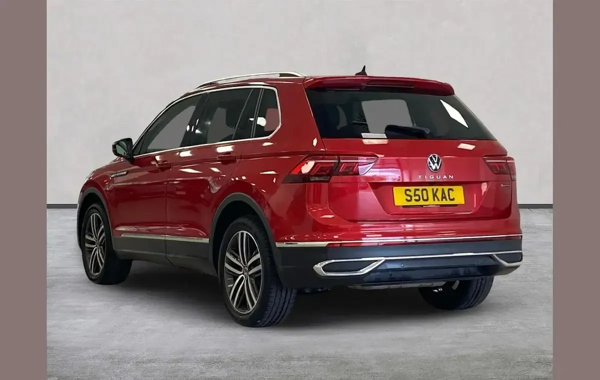 Used VW Tiguan Elegance 190 HP (139 kW) 2021 Red SUV