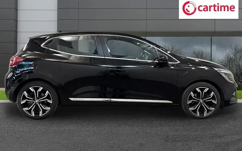 Used Renault Clio SE 140 HP (102 kW) 2022 Black Hatchback