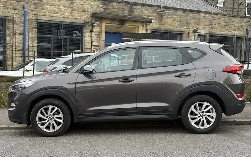 Used Hyundai Tucson SE 132 HP (97 kW) 2017 Grey SUV