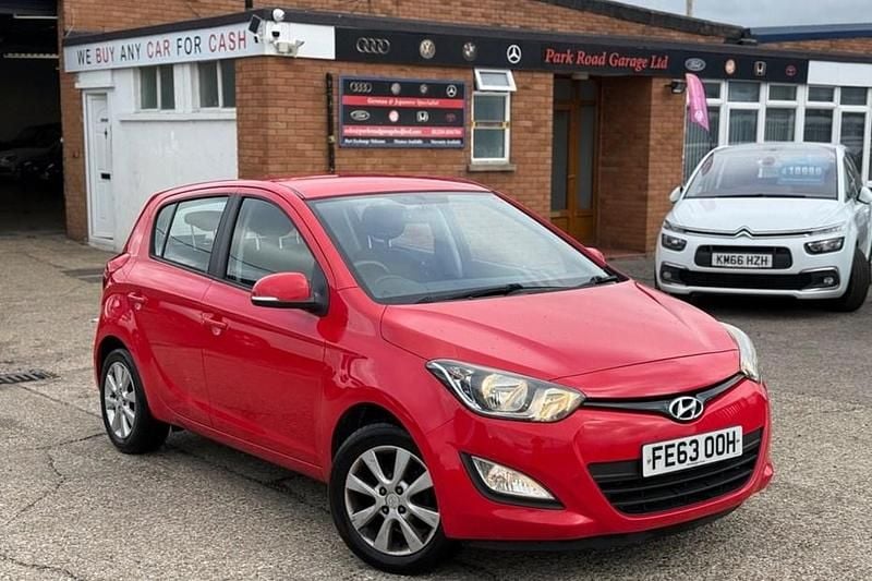 Red Used 2013 Hyundai i20 Active Hatchback | £1,990 (Fair price) - Image 1/1
