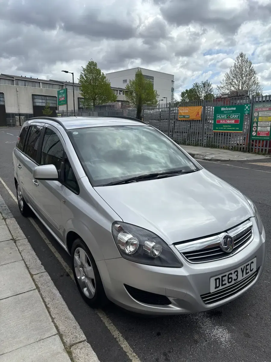 Second-hand Vauxhall Zafira 2013 Argintiu Monovolum