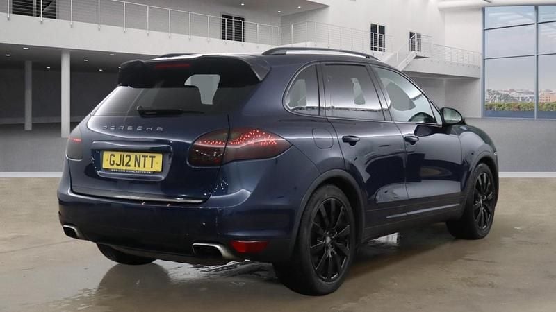 Begagnad Porsche Cayenne S E-Hybrid 2012 Blå SUV