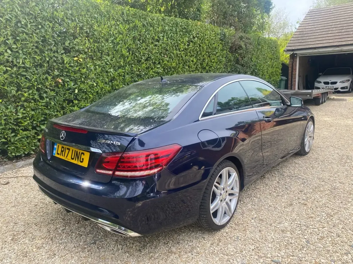 Begagnad Mercedes E350 AMG line 258 HK (189 kW) 2017 Blå Sportkupé