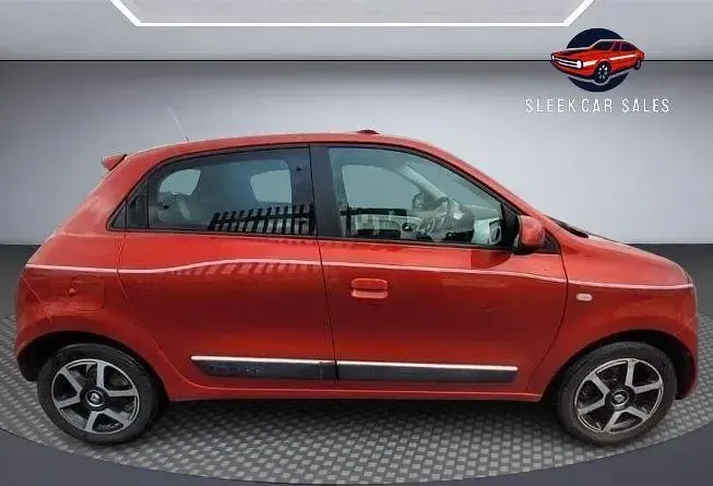 Used Renault Twingo Dynamique 70 HP (51 kW) 2016 Red Hatchback