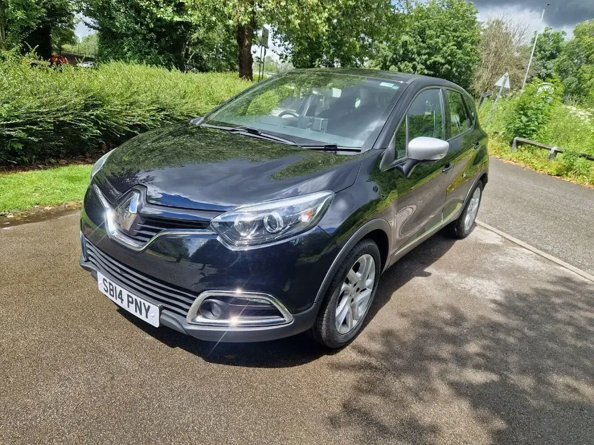 Used Renault Captur Dynamique 90 HP (66 kW) 2014 Black SUV