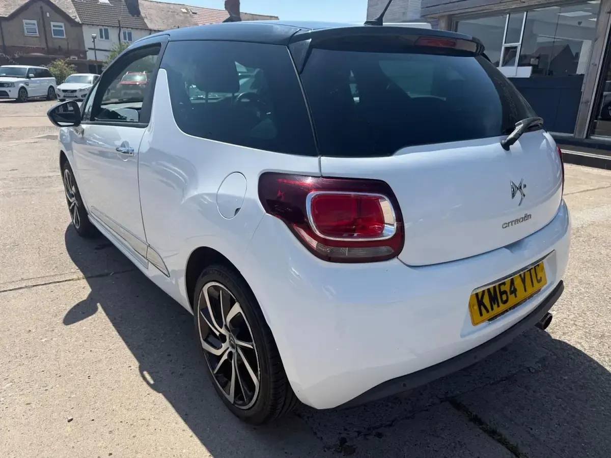 Used Citroën DS3 2014 White Hatchback