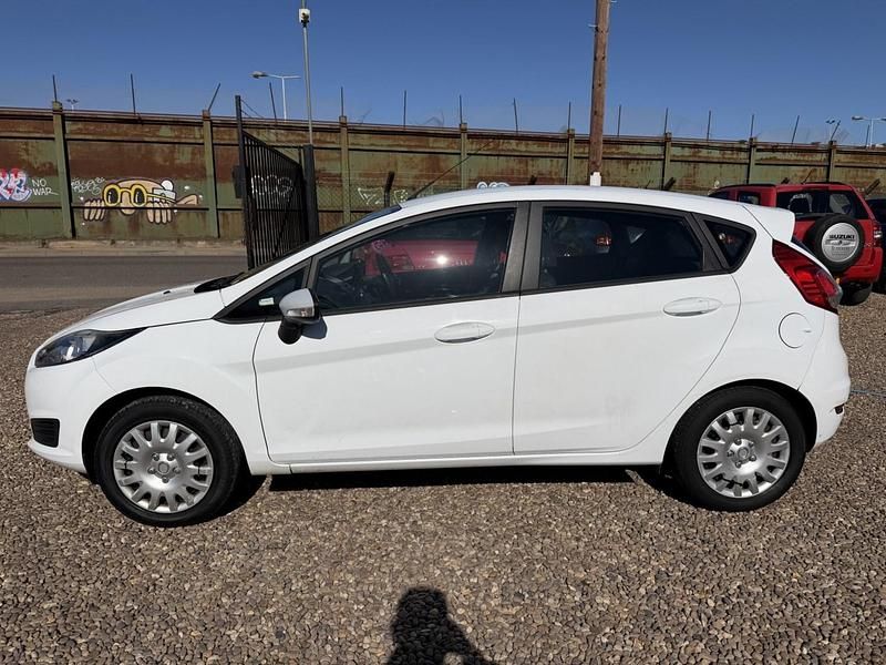 Used Ford Fiesta Style 2014 White Hatchback