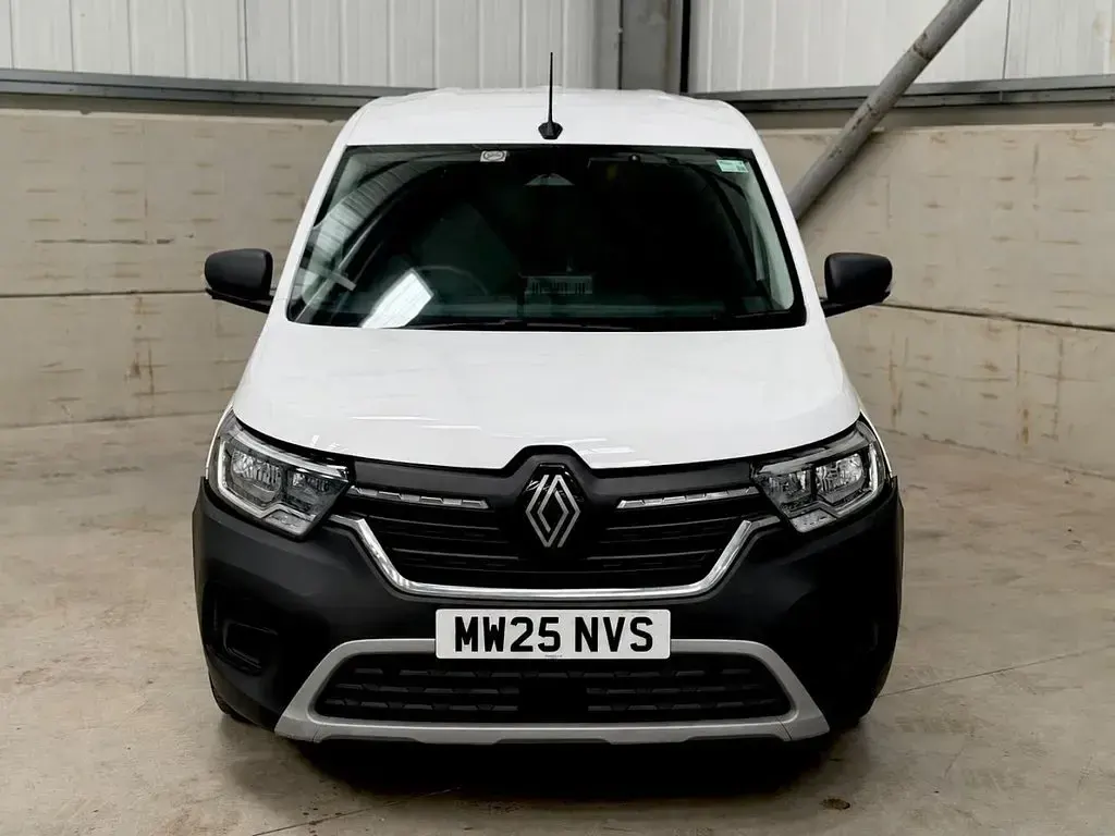 Used Renault Kangoo 95 HP (69 kW) 2025 White MPV