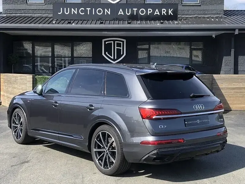Used Audi Q7 Black Edition 286 HP (210 kW) 2020 Grey SUV