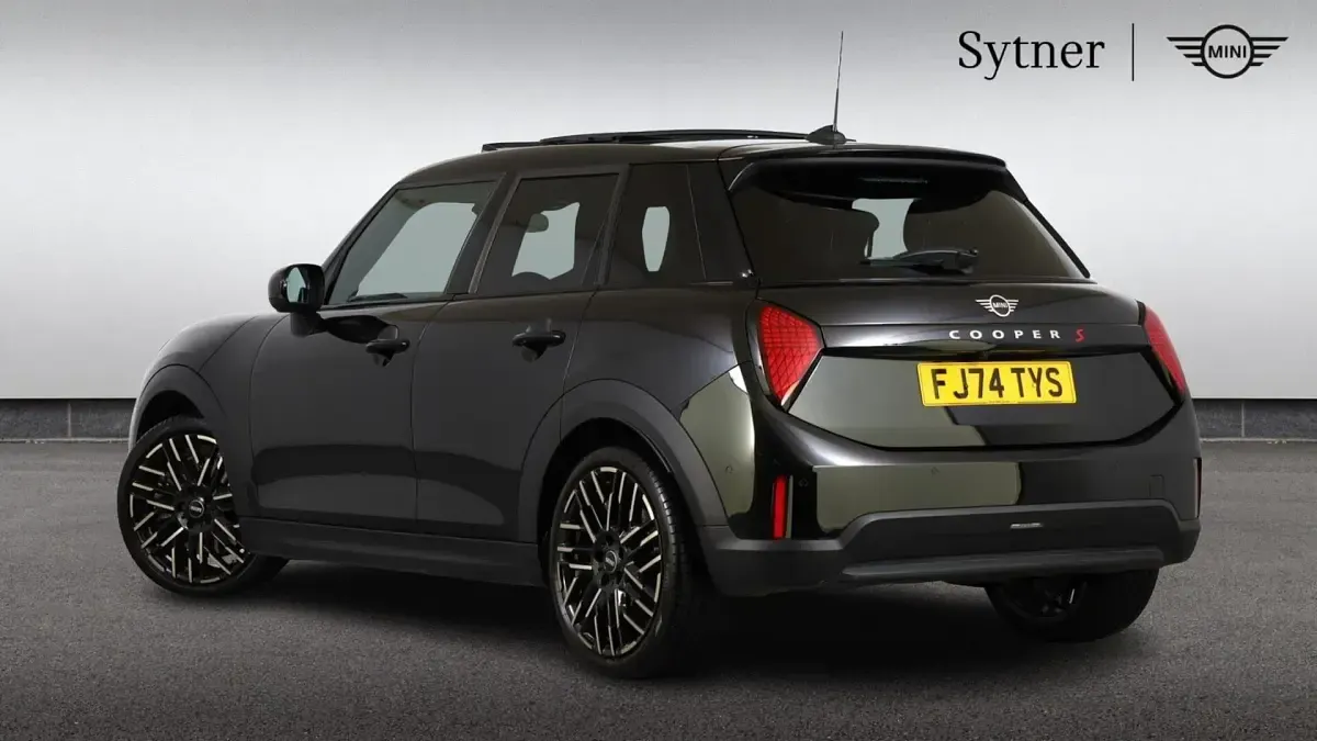 Used Mini Cooper S Hatch 201 HP (147 kW) 2024 Black Hatchback