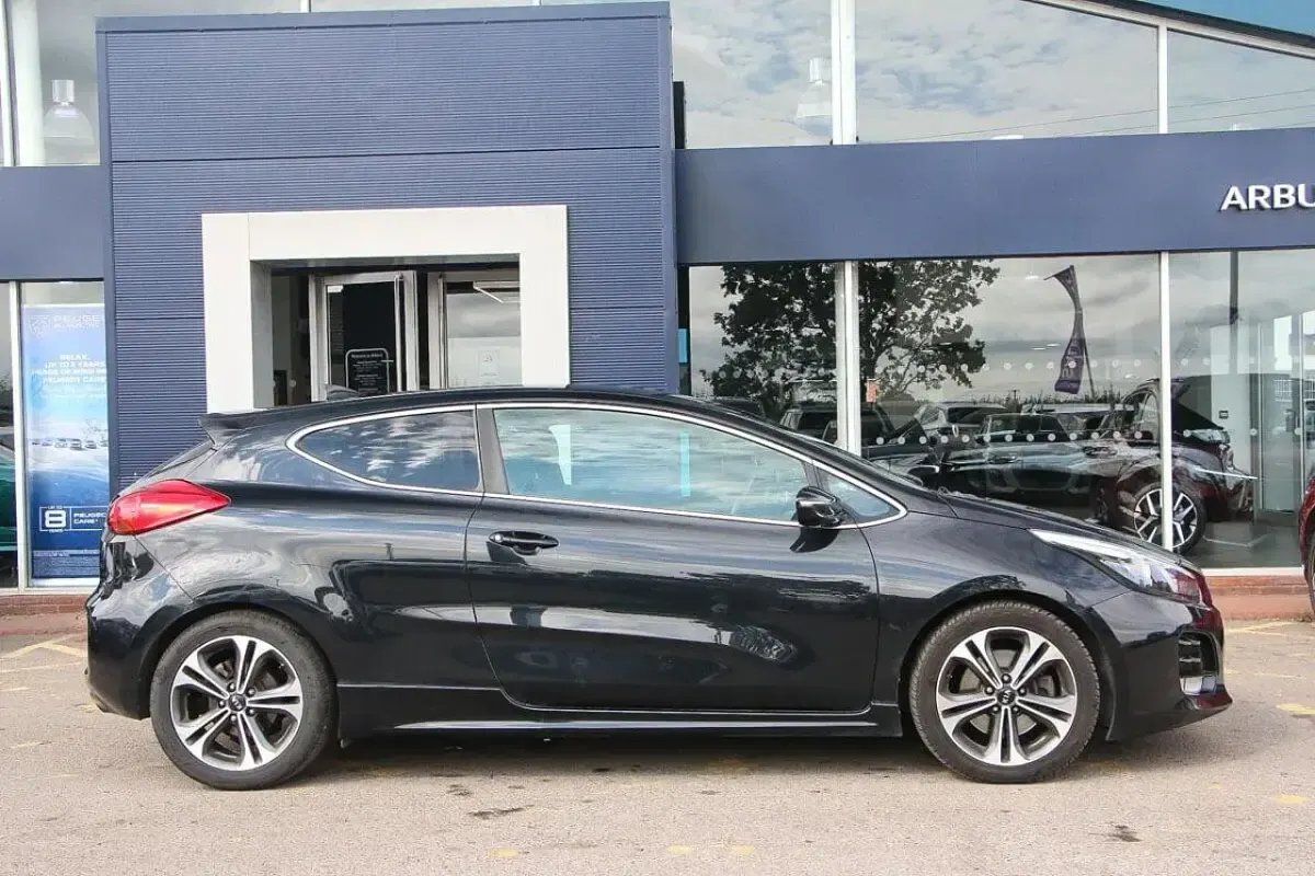 Used Kia ProCeed GT-Line 118 HP (86 kW) 2017 Black Hatchback