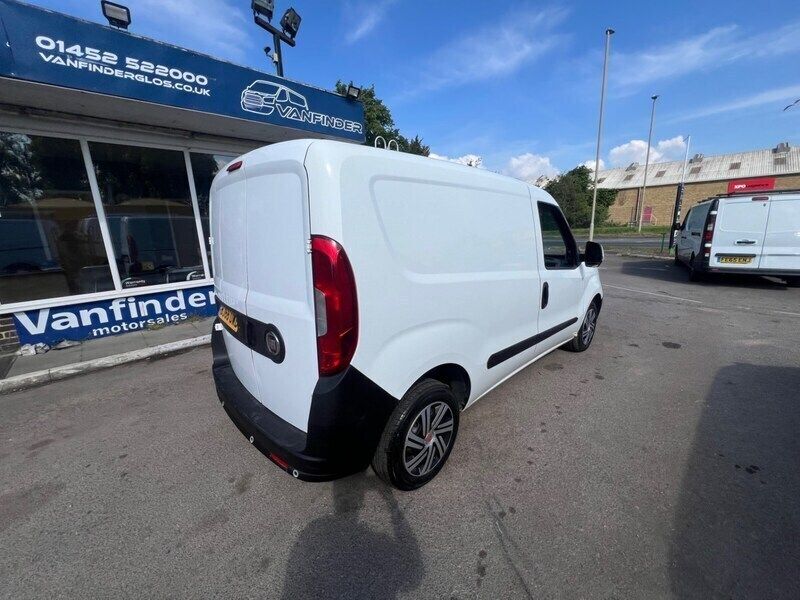 Used Fiat Doblò 90 HP (66 kW) 2016 White MPV